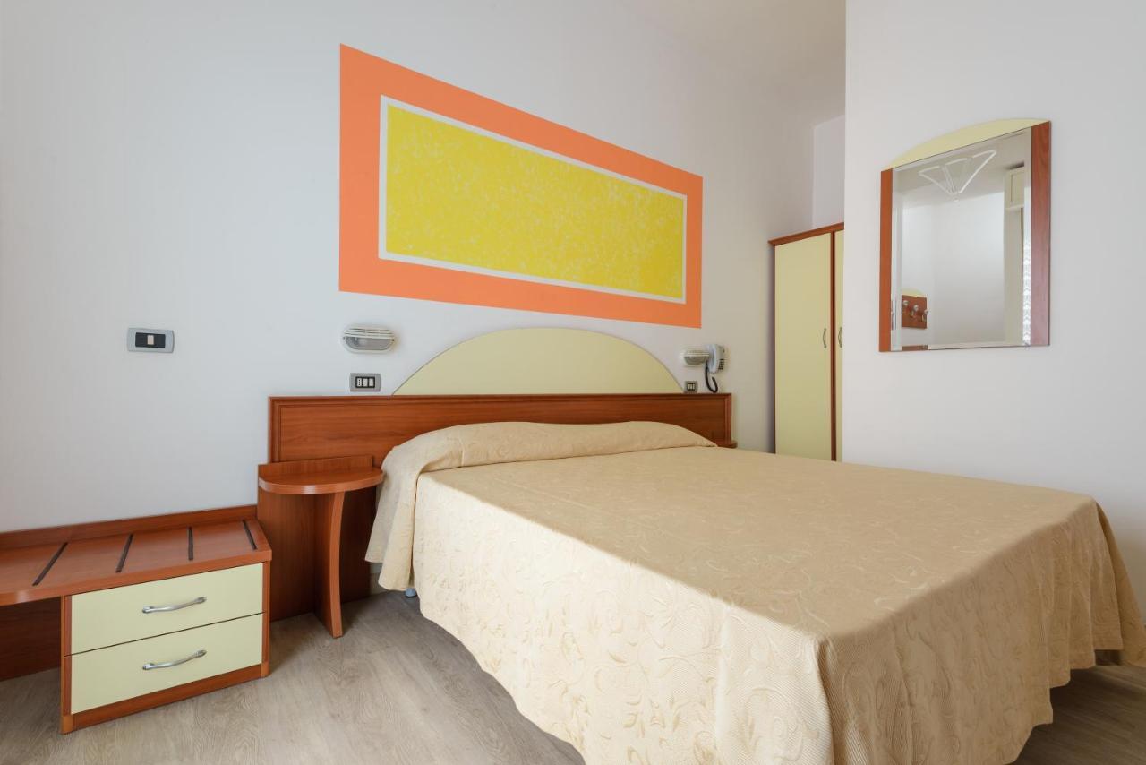 Hotel Clipper Cattolica Luaran gambar