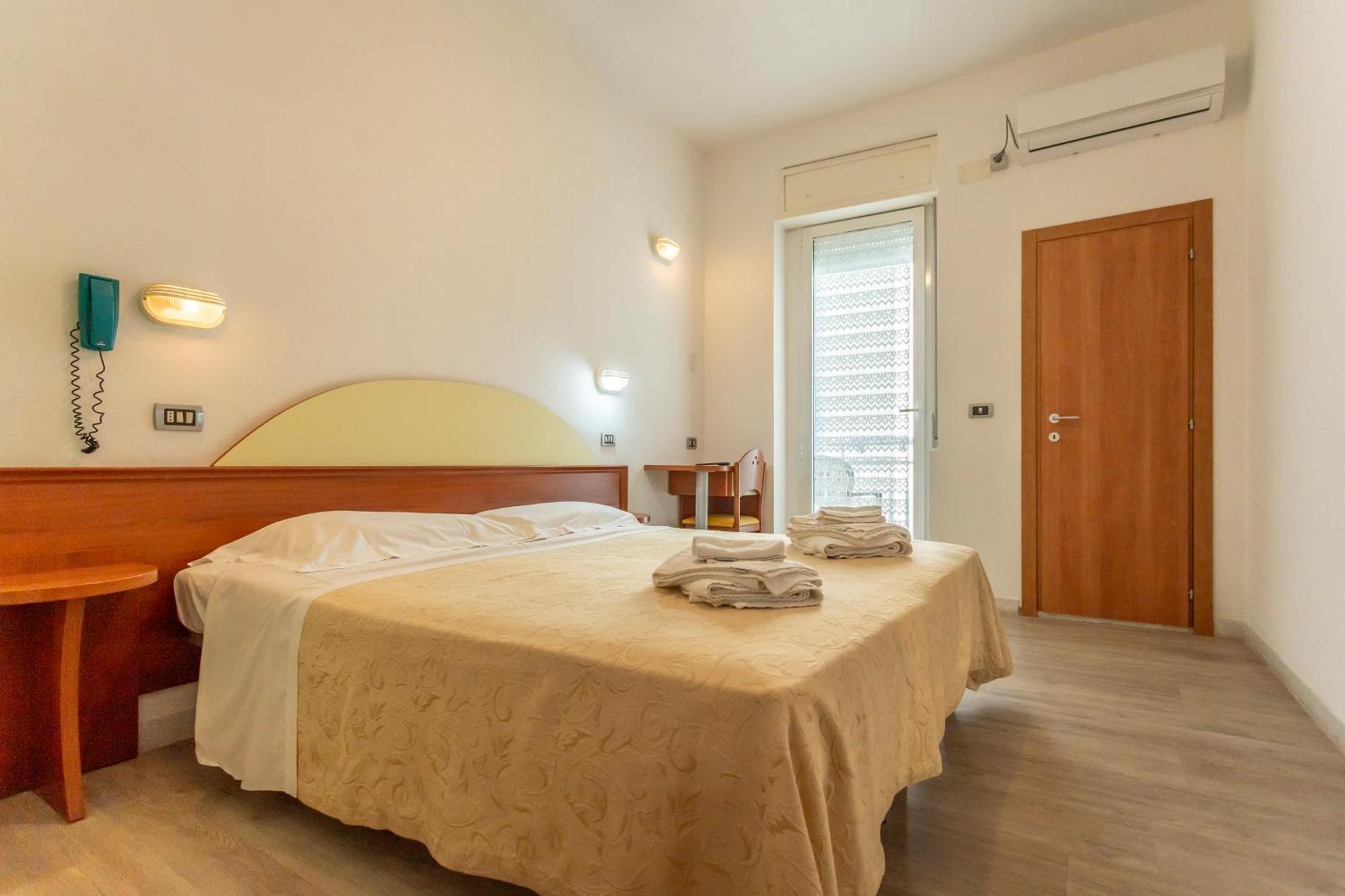 Hotel Clipper Cattolica Luaran gambar