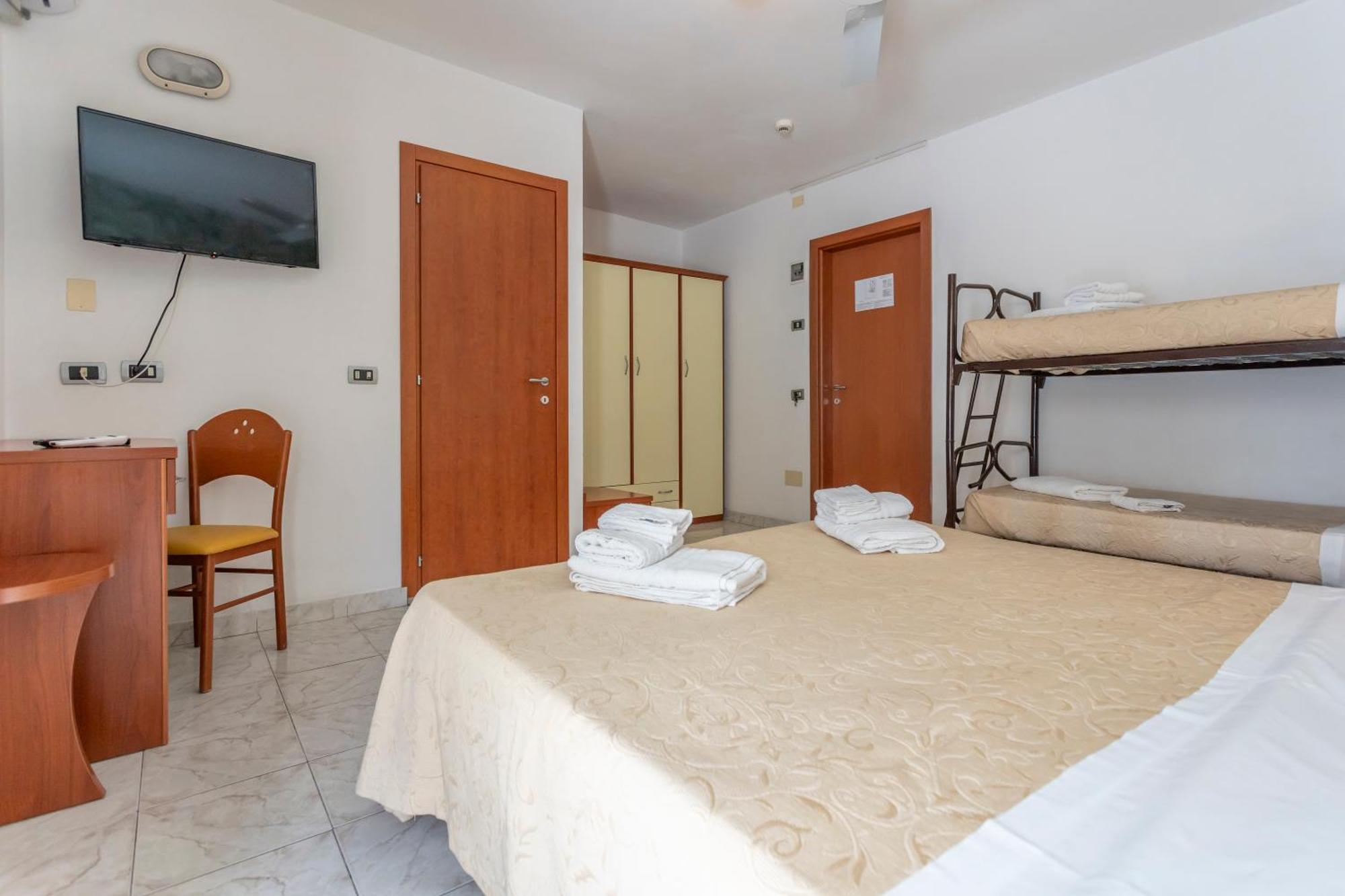 Hotel Clipper Cattolica Luaran gambar
