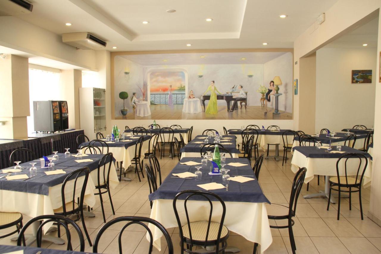 Hotel Clipper Cattolica Luaran gambar